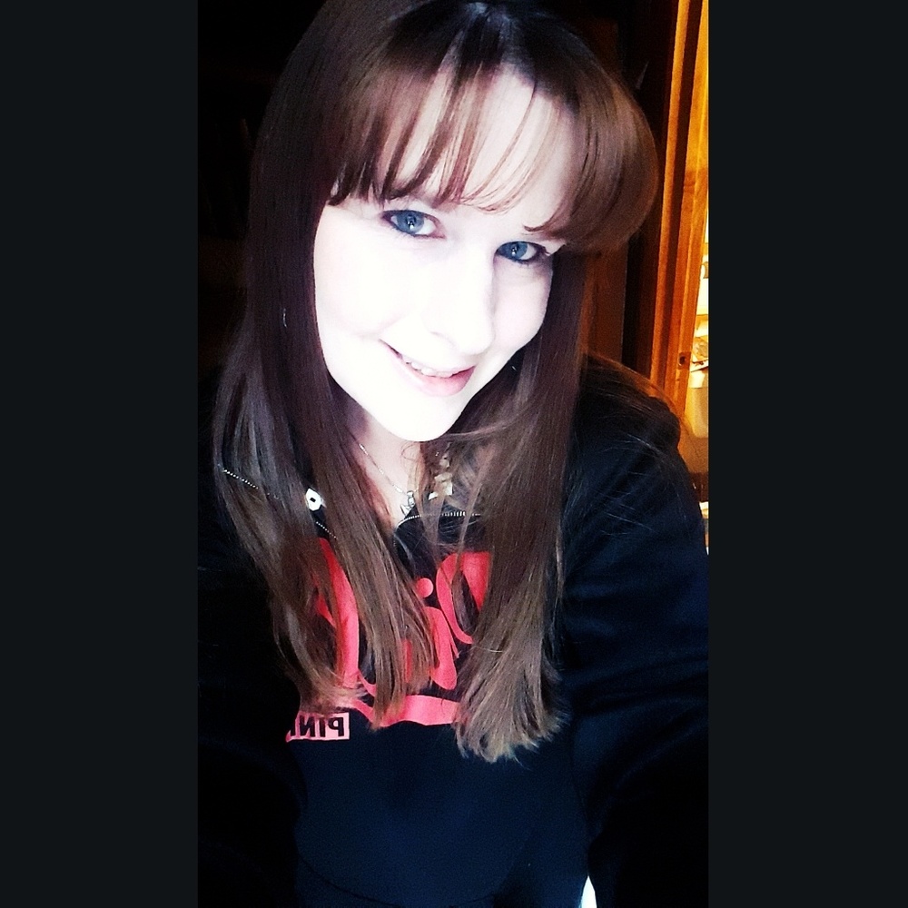 Meet your Posher, Crystal